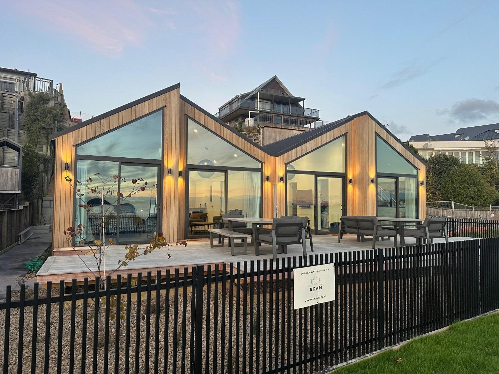Brand New Lake Front Homes Spa Pool Taupomeer Buitenkant foto