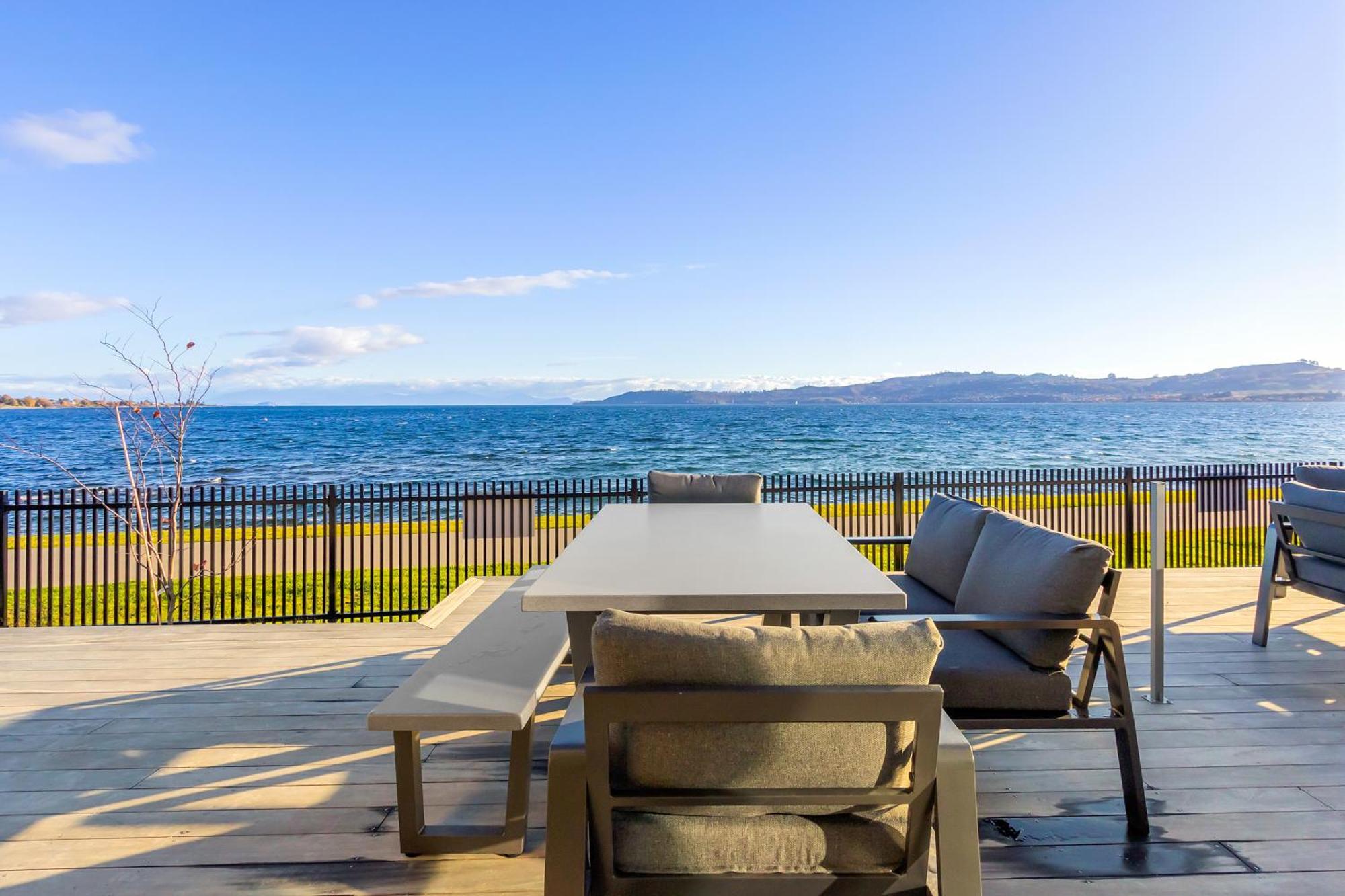 Brand New Lake Front Homes Spa Pool Taupomeer Buitenkant foto