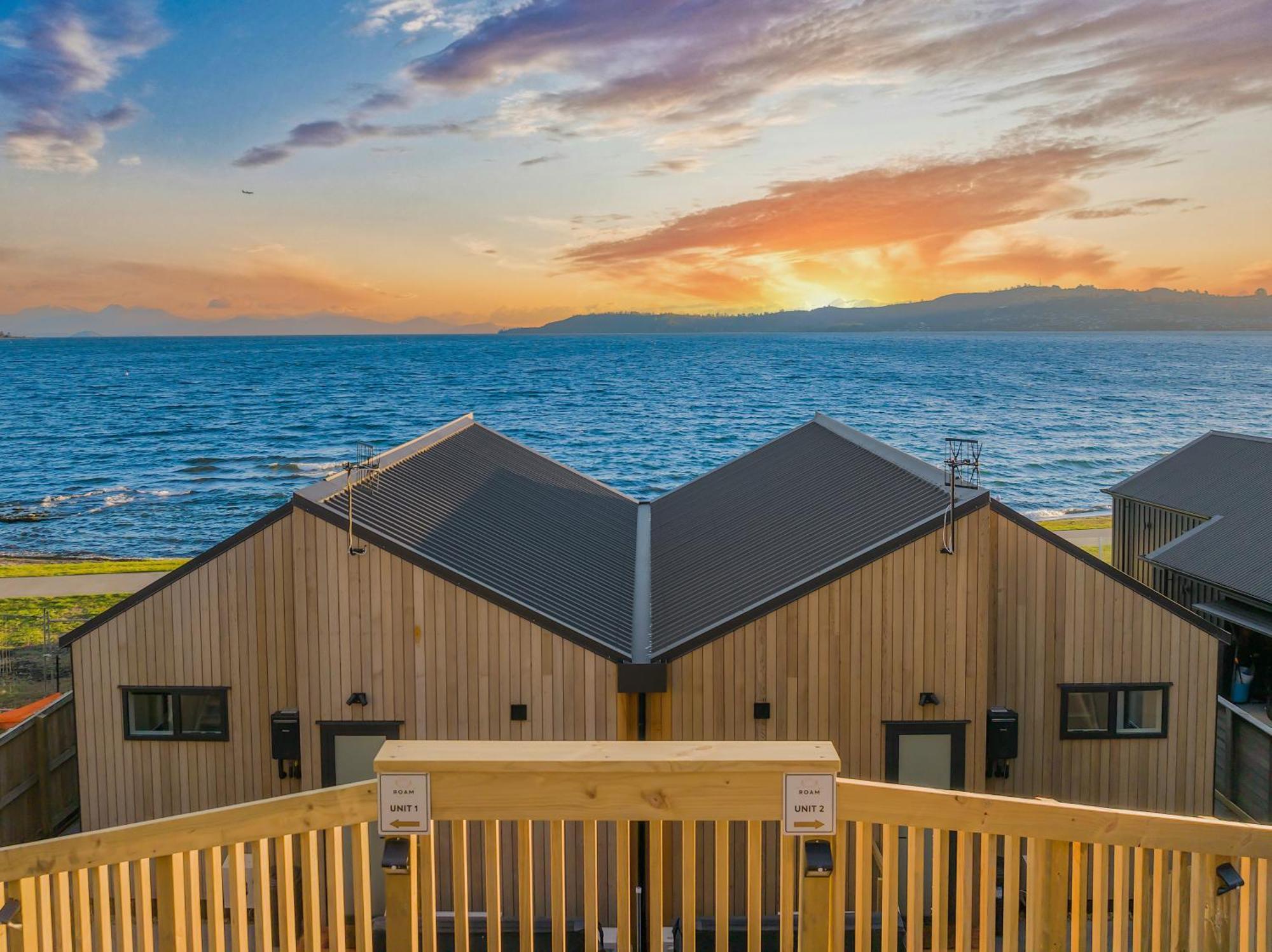 Brand New Lake Front Homes Spa Pool Taupomeer Buitenkant foto