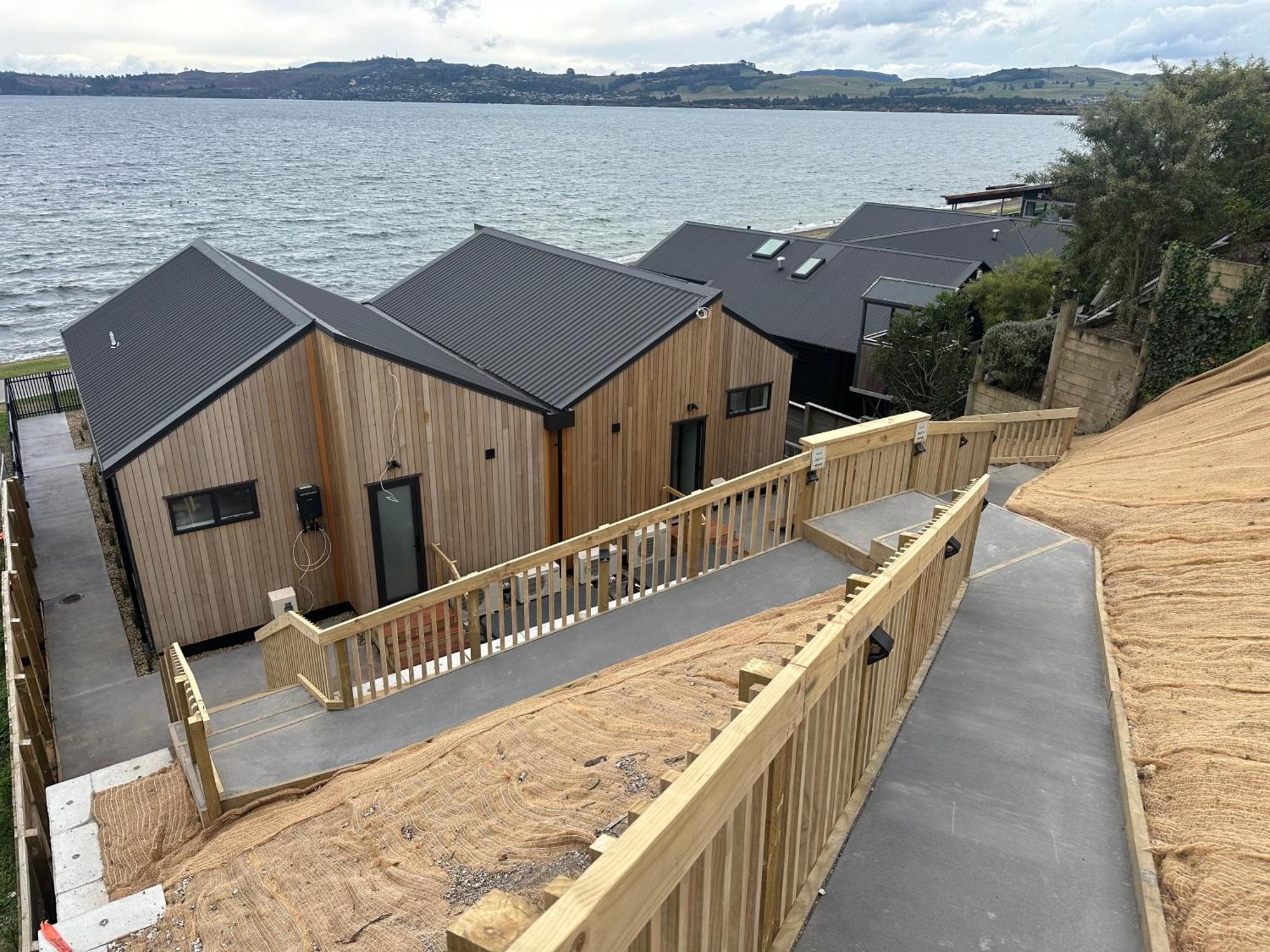 Brand New Lake Front Homes Spa Pool Taupomeer Buitenkant foto